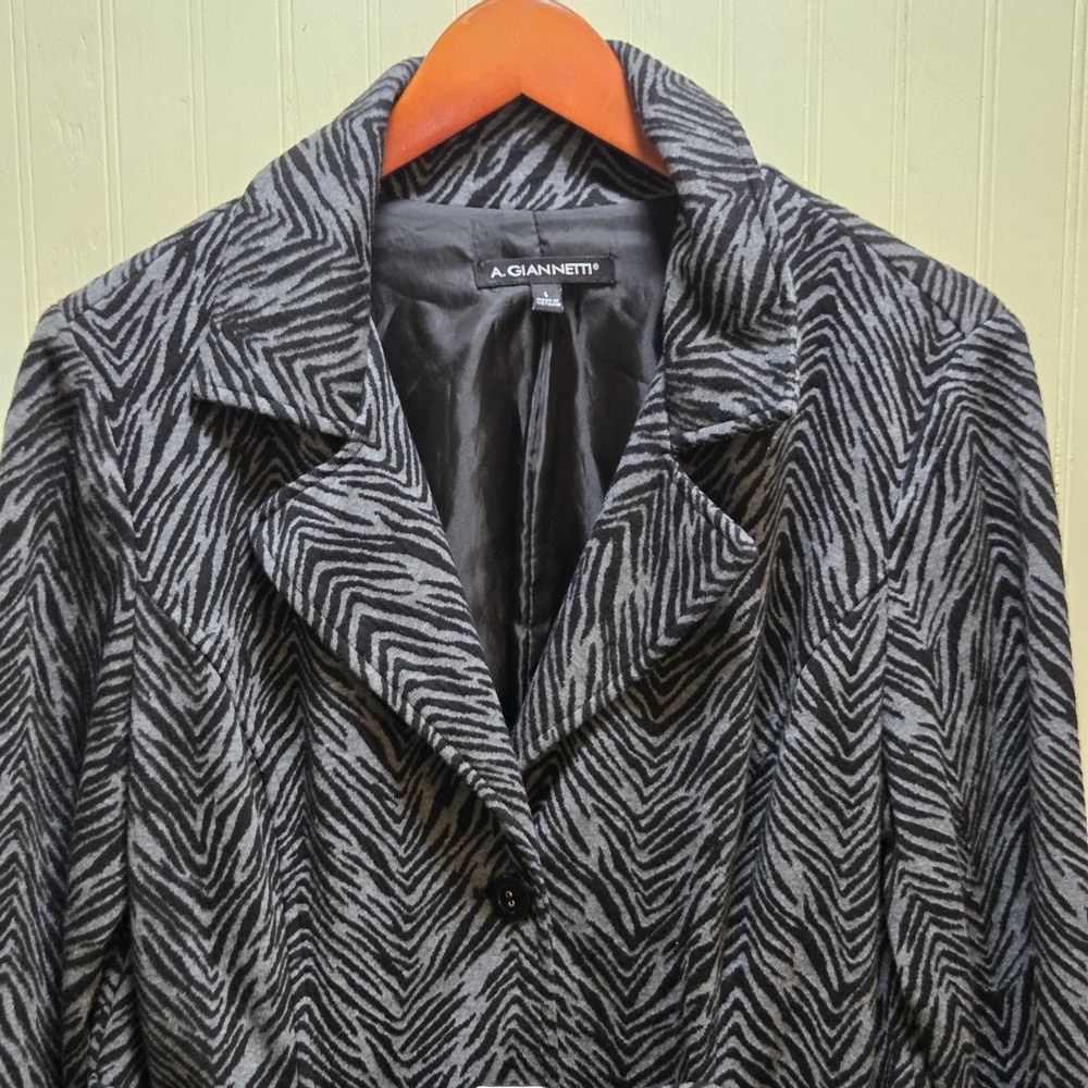 A. Giannetti Jacket Womens Large Gray Animal Print Belted Collared Knit Lined